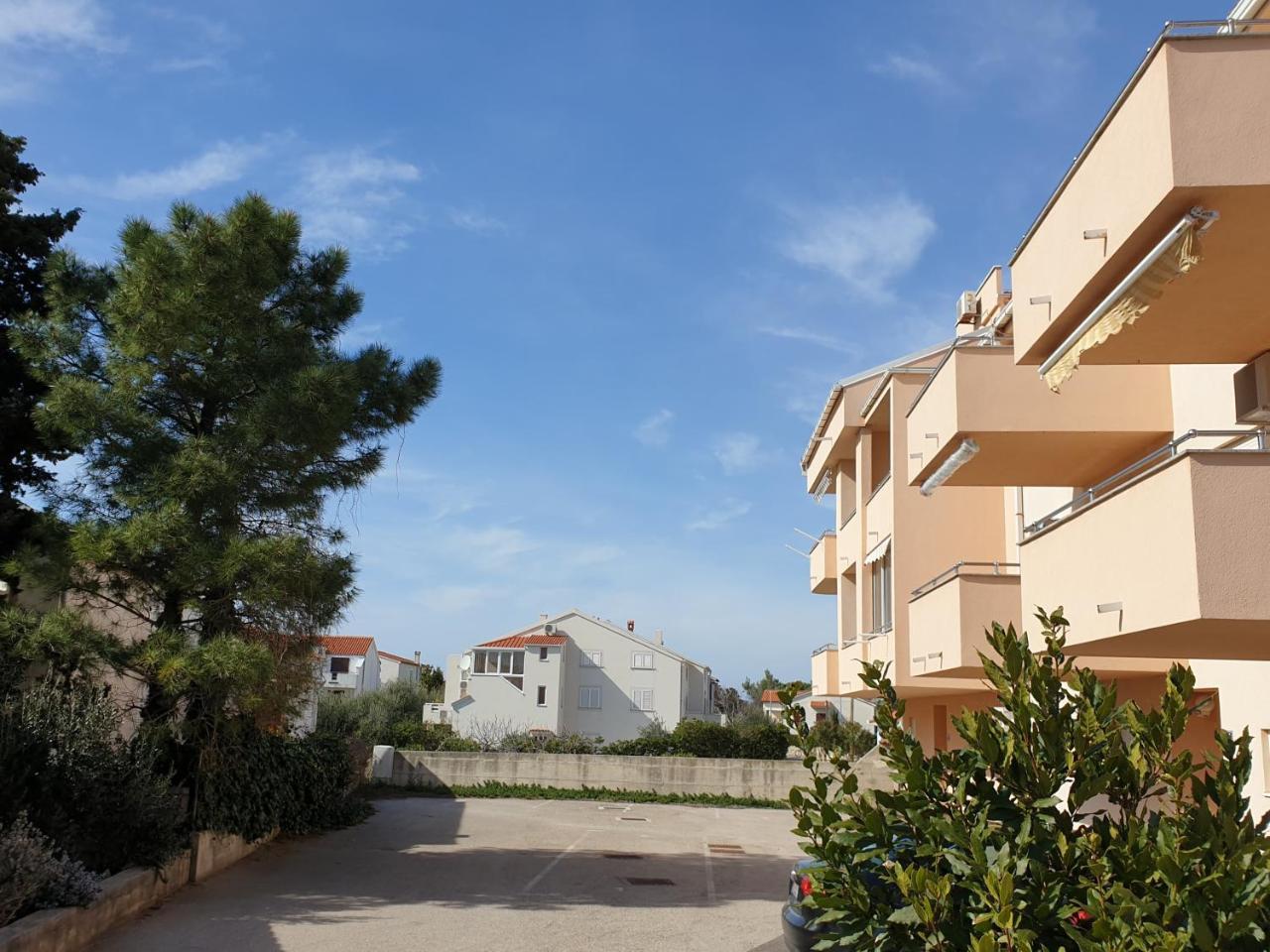 Apartment Valamar Novalja Exterior photo