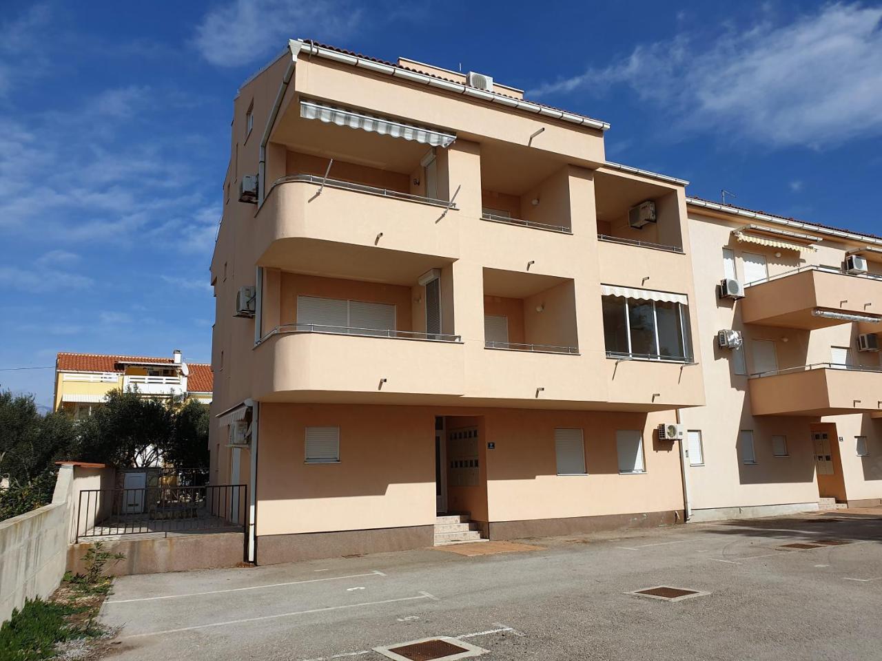 Apartment Valamar Novalja Exterior photo